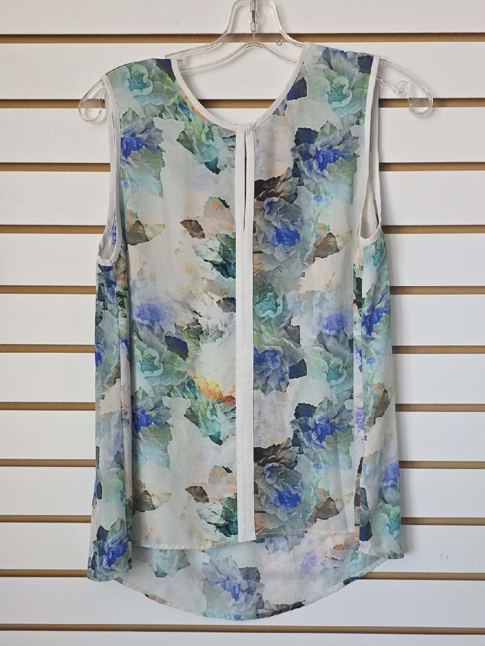 Kenar Floral Sleeveless Watercolor Blouse in Blue, Green & White Med